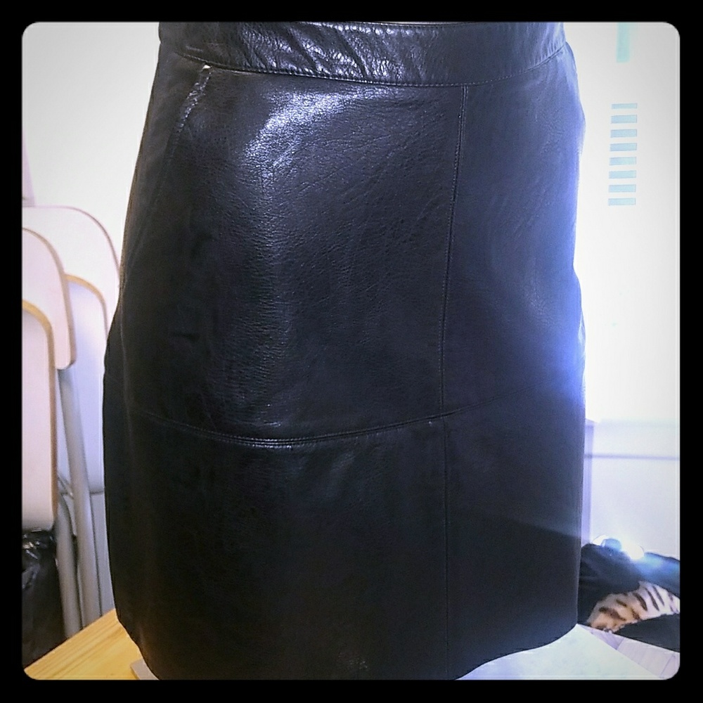 Zara basic leather skirt
